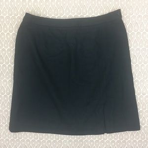 Jones New York Womans Black A Line Skirt SZ 16 D38